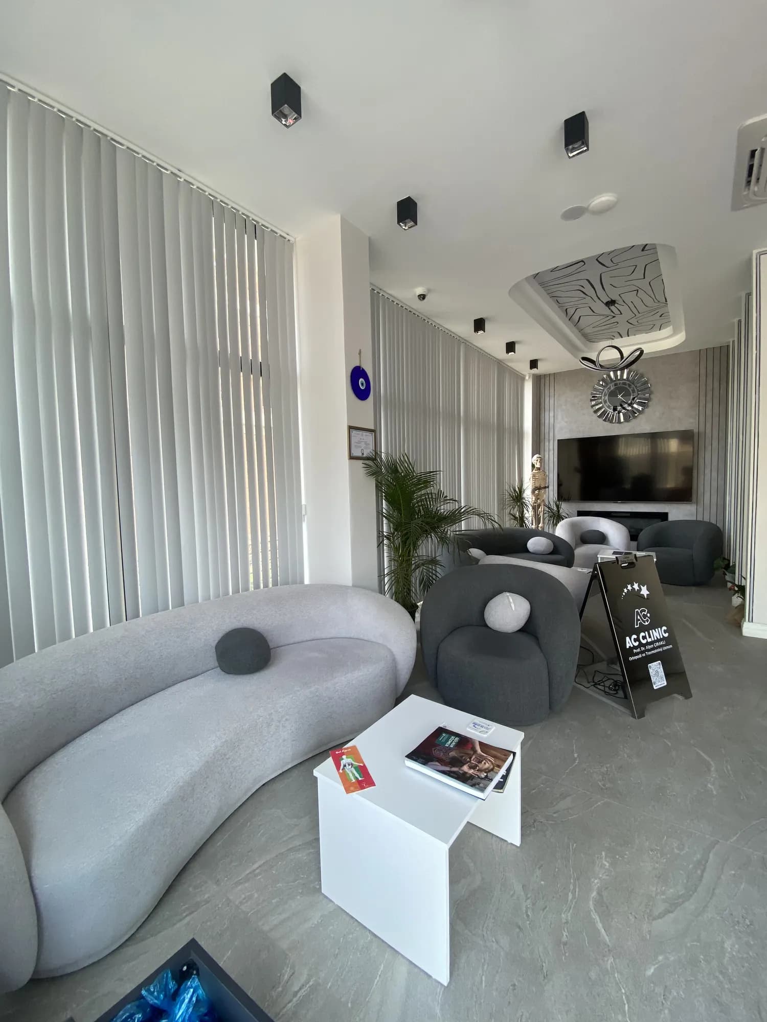 AC CLINIC bekleme salonu ve oturma grubu